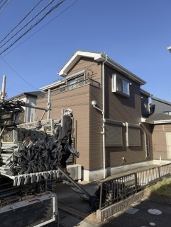 千葉市若葉区で屋根カバー工事・外壁塗装工事が始まりました