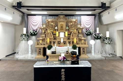 思い出の里会館にて告別式（友人葬）