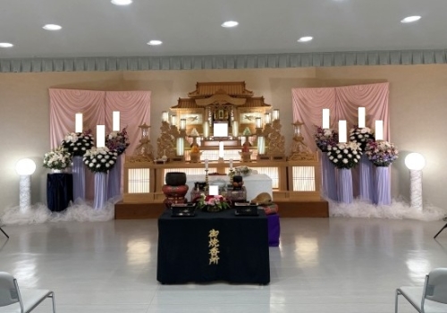ひかり会館にて告別式